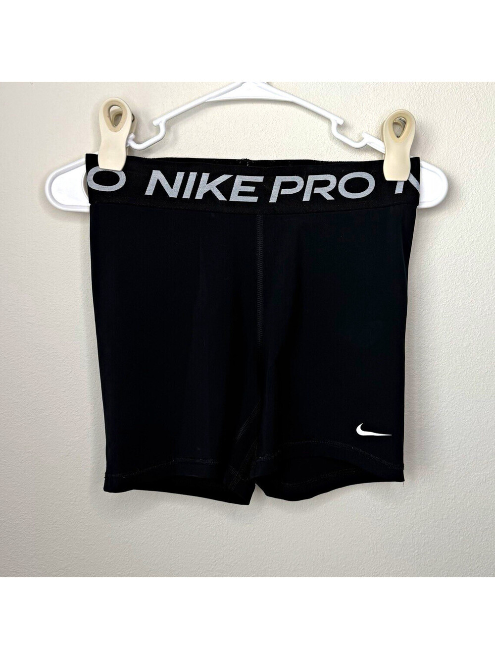 Nike Pro Women's Black Compression Shorts 3in Inseam Pull-On Stretch, Size M